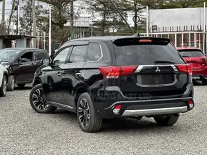 Mitsubishi Outlander 2.0 PHEV AWD 2017 Black