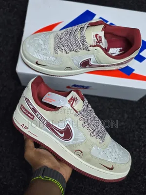 Nik Airforce One Low X Supreme Sneakers