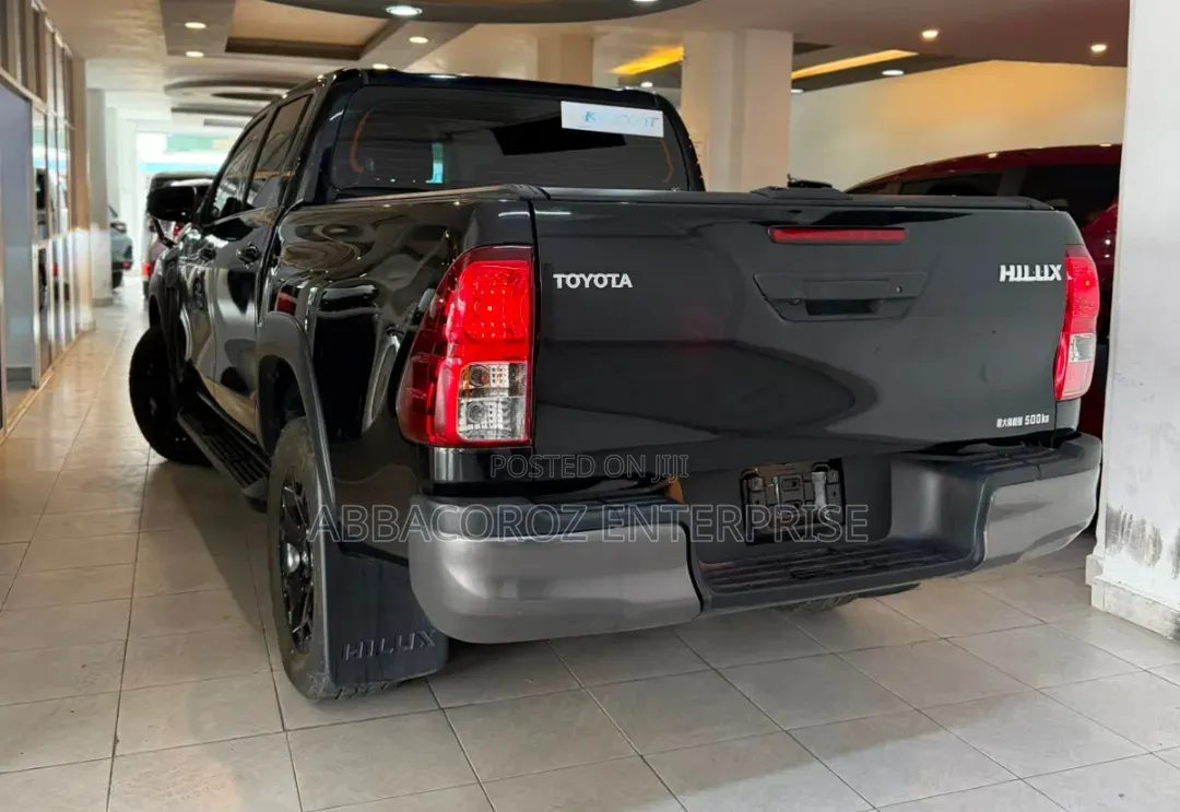 Toyota Hilux 2019 Black