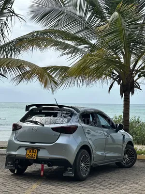 Mazda 2 2020 Silver