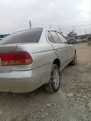 Nissan Sunny 2005 Silver