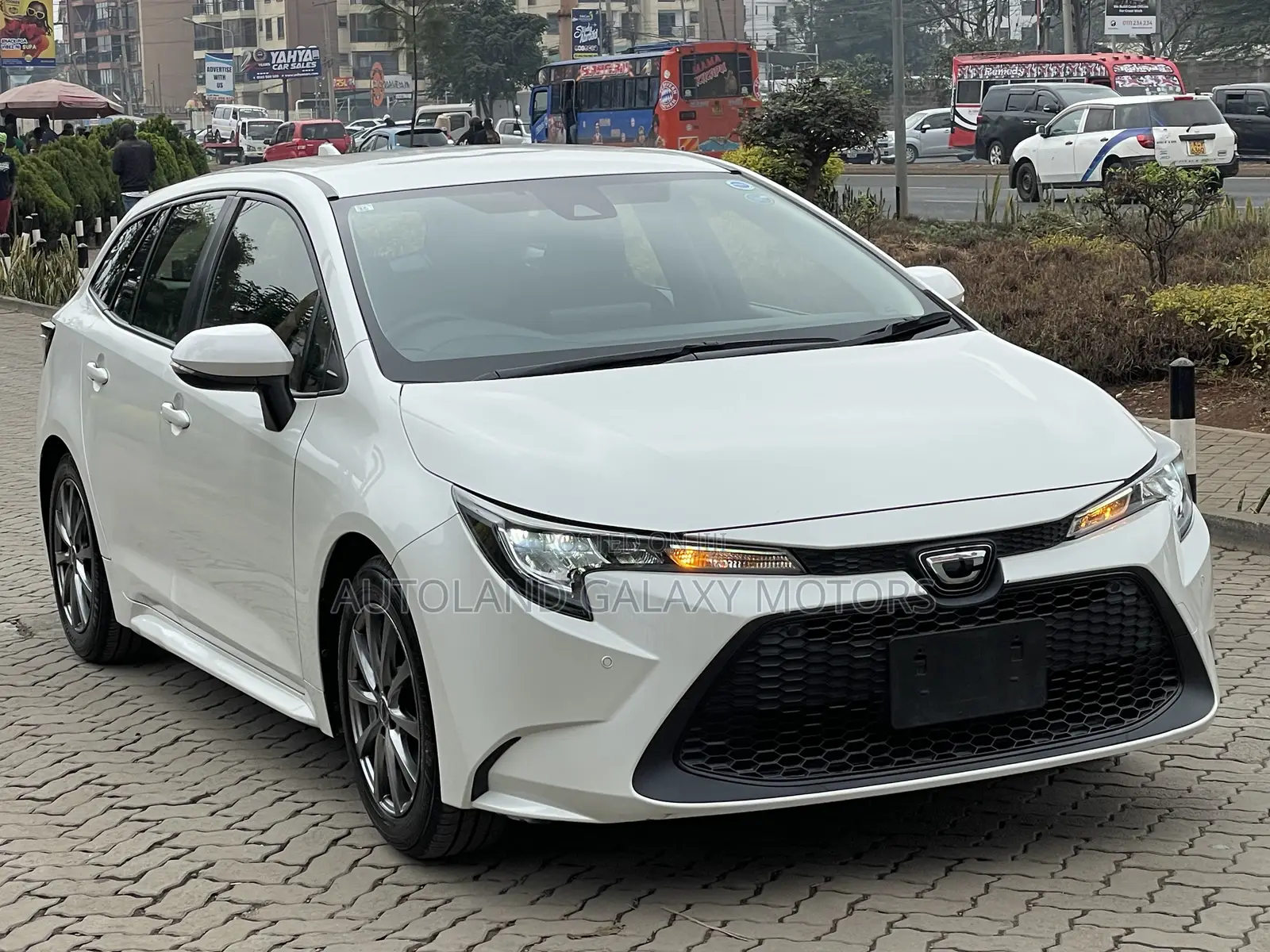 Toyota Corolla Touring 2019 White