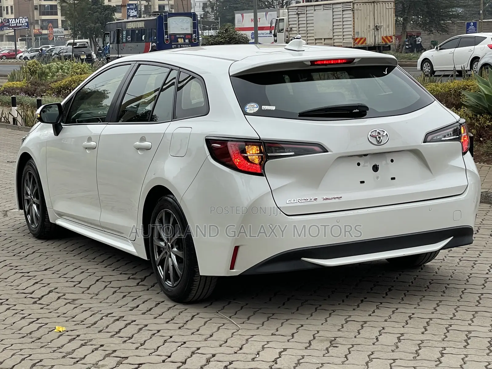Toyota Corolla Touring 2019 White
