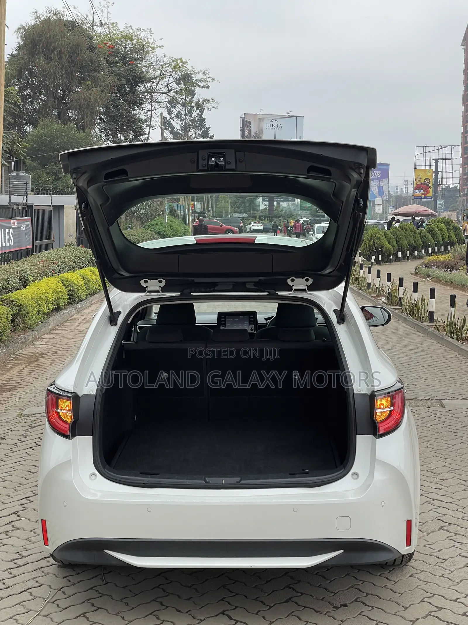 Toyota Corolla Touring 2019 White