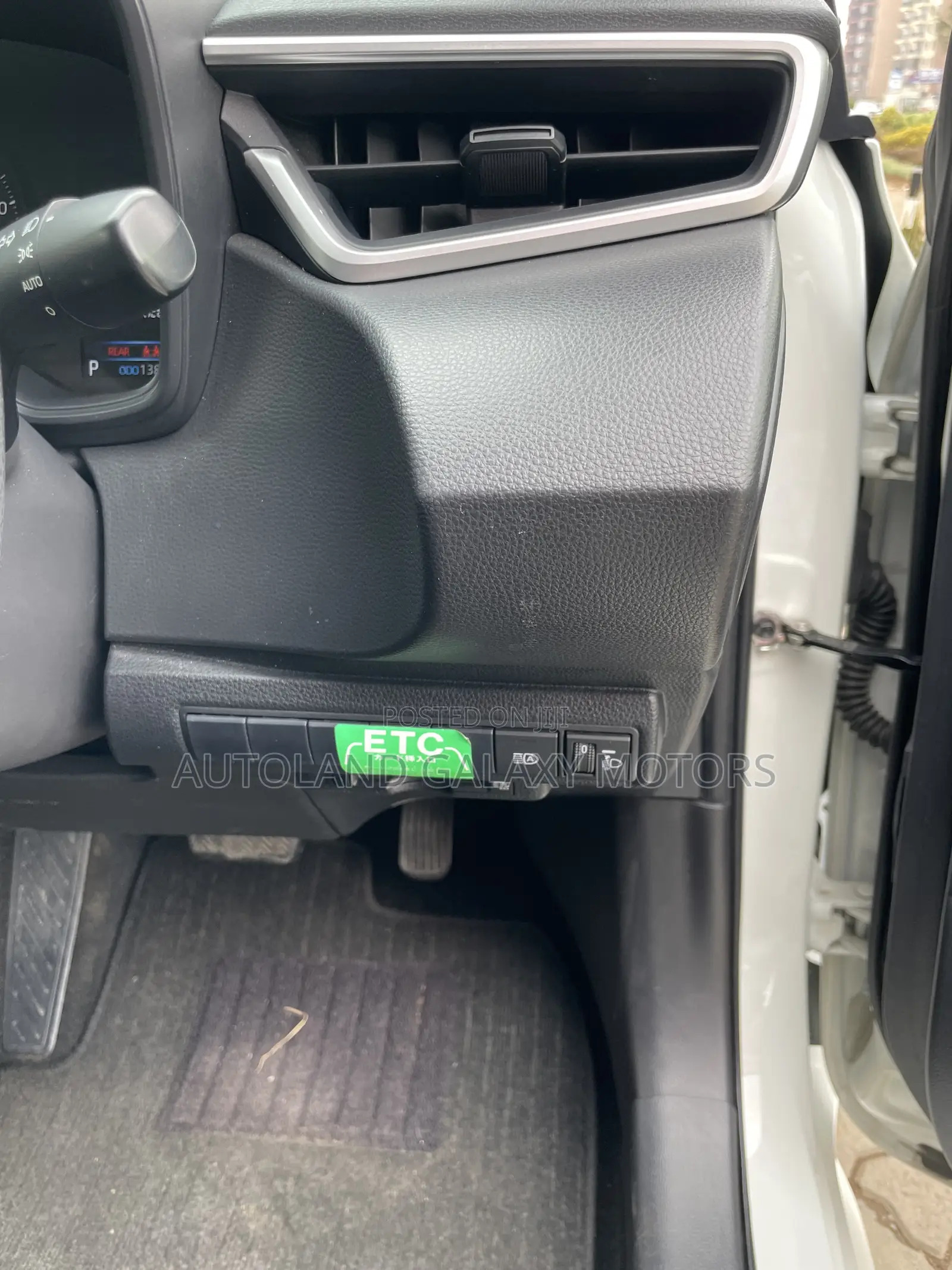 Toyota Corolla Touring 2019 White
