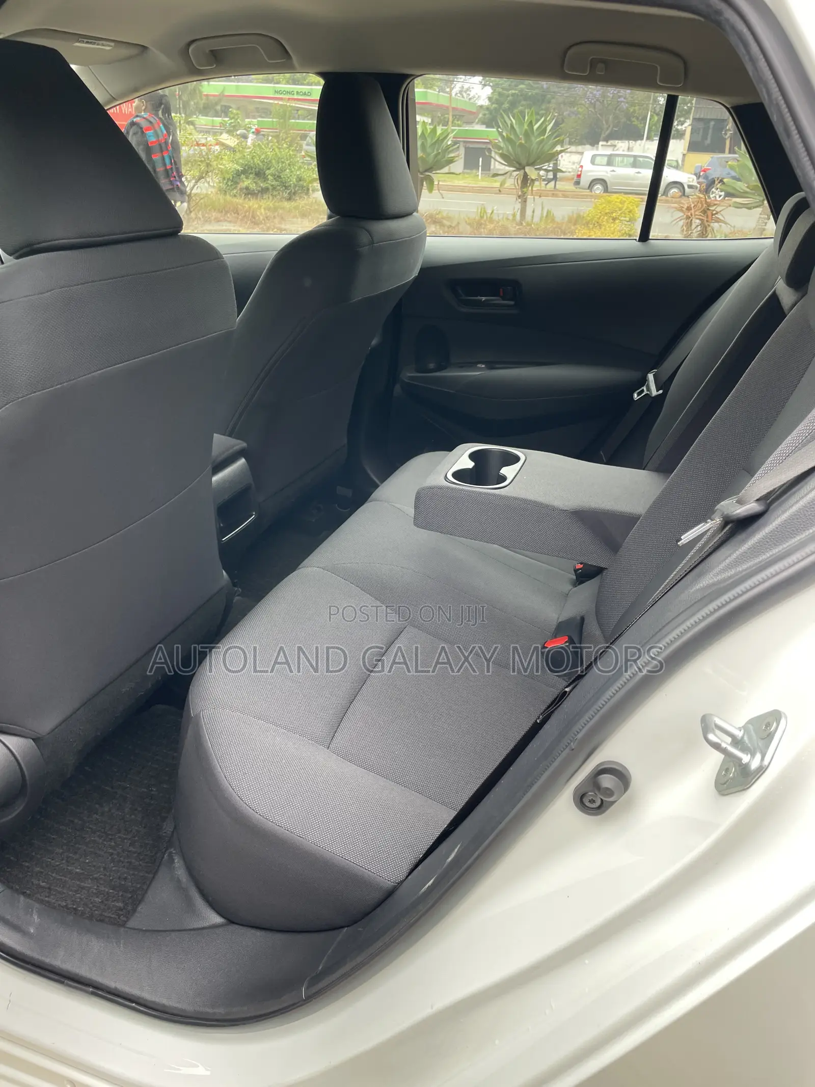 Toyota Corolla Touring 2019 White