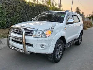 Toyota Fortuner 4.0 AWD 2007 White