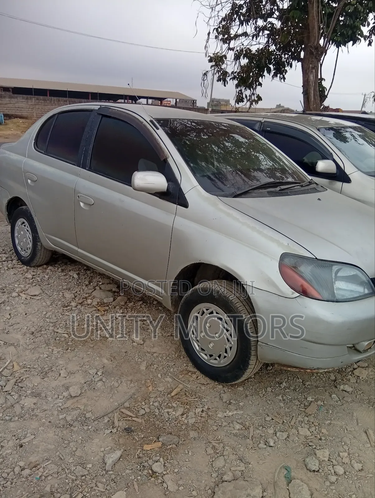 Toyota Platz 2002 Silver