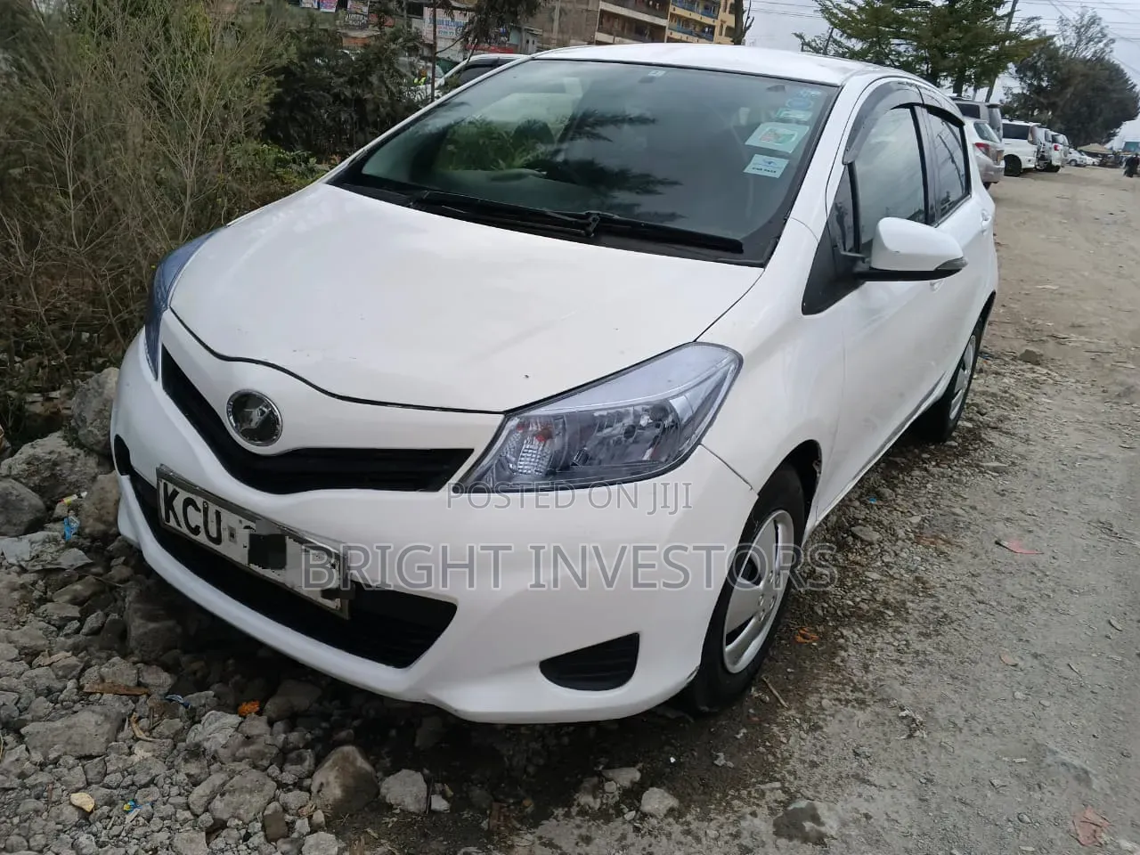 Toyota Vitz 2011 White