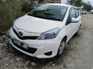 Toyota Vitz 2011 White