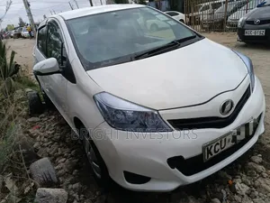 Toyota Vitz 2011 White