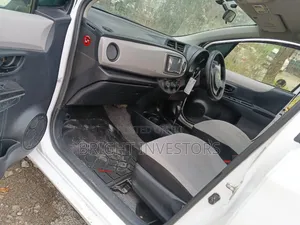 Toyota Vitz 2011 White
