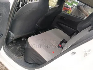 Toyota Vitz 2011 White