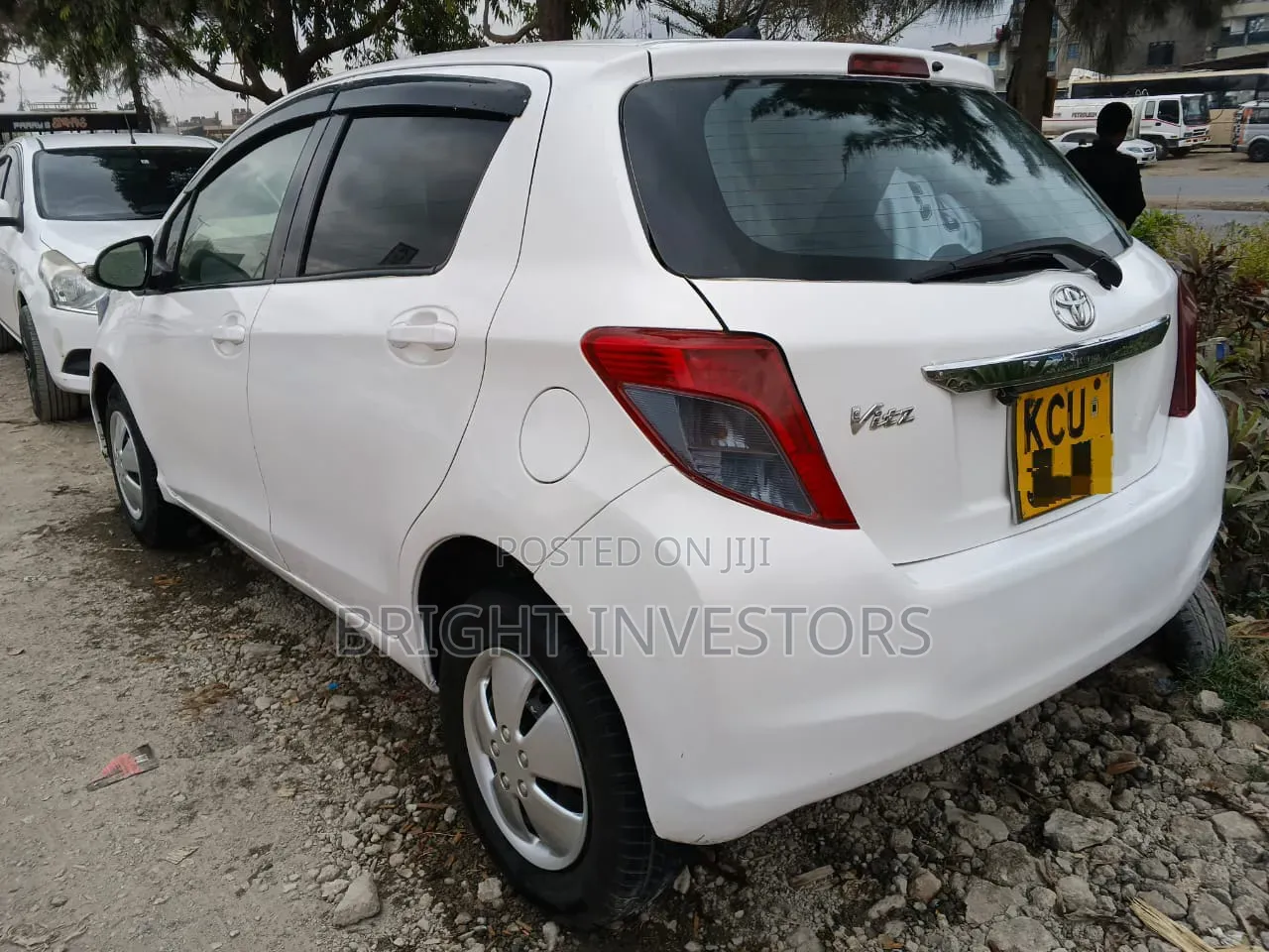 Toyota Vitz 2011 White