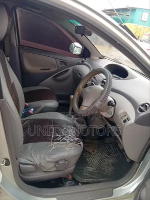 Toyota Platz 2003 Silver