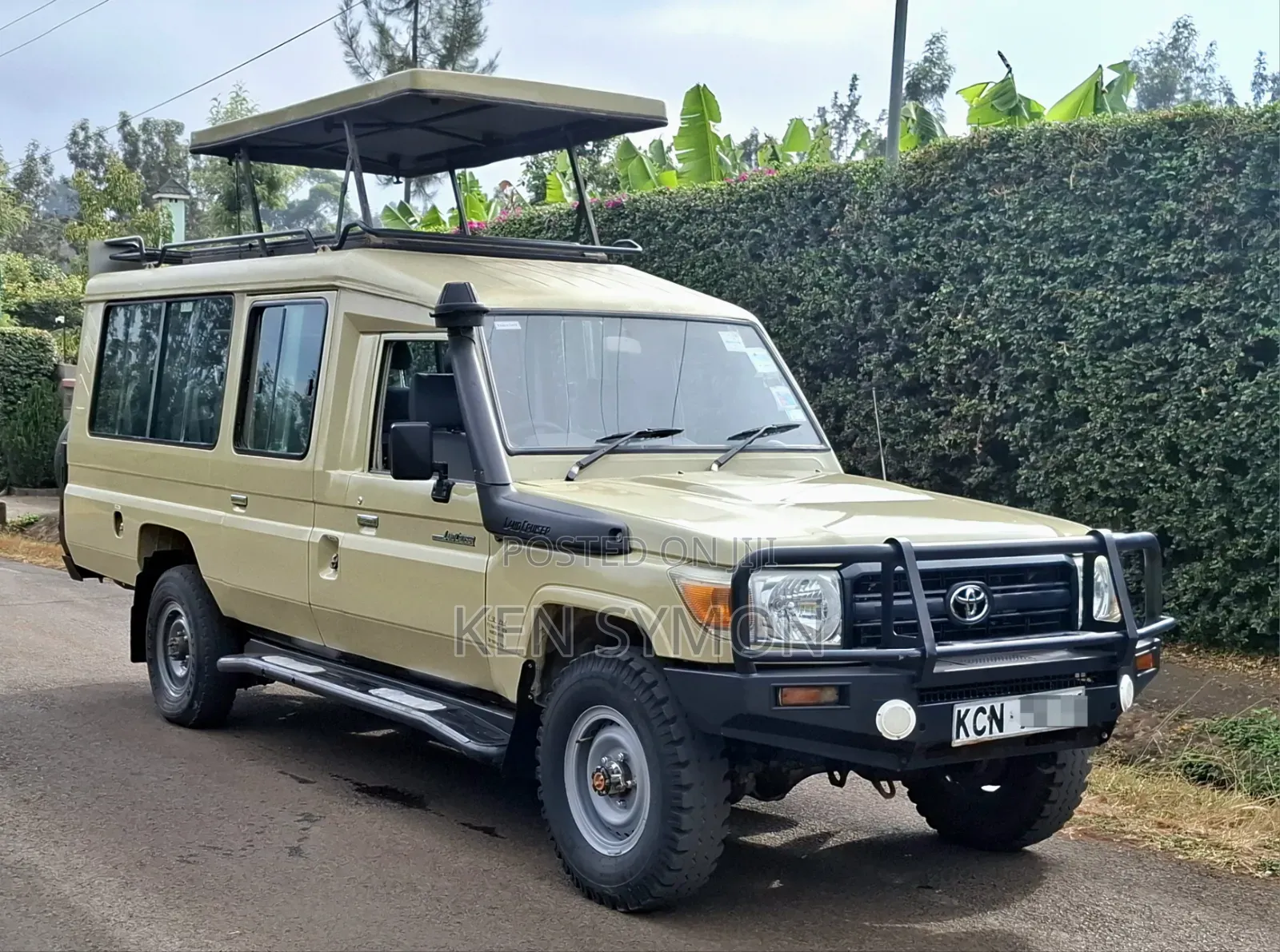 Toyota Land Cruiser 2017 Gold