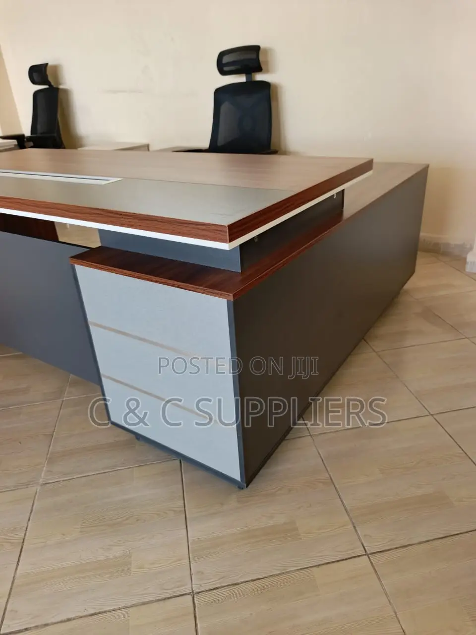 2.0M Executive Desk