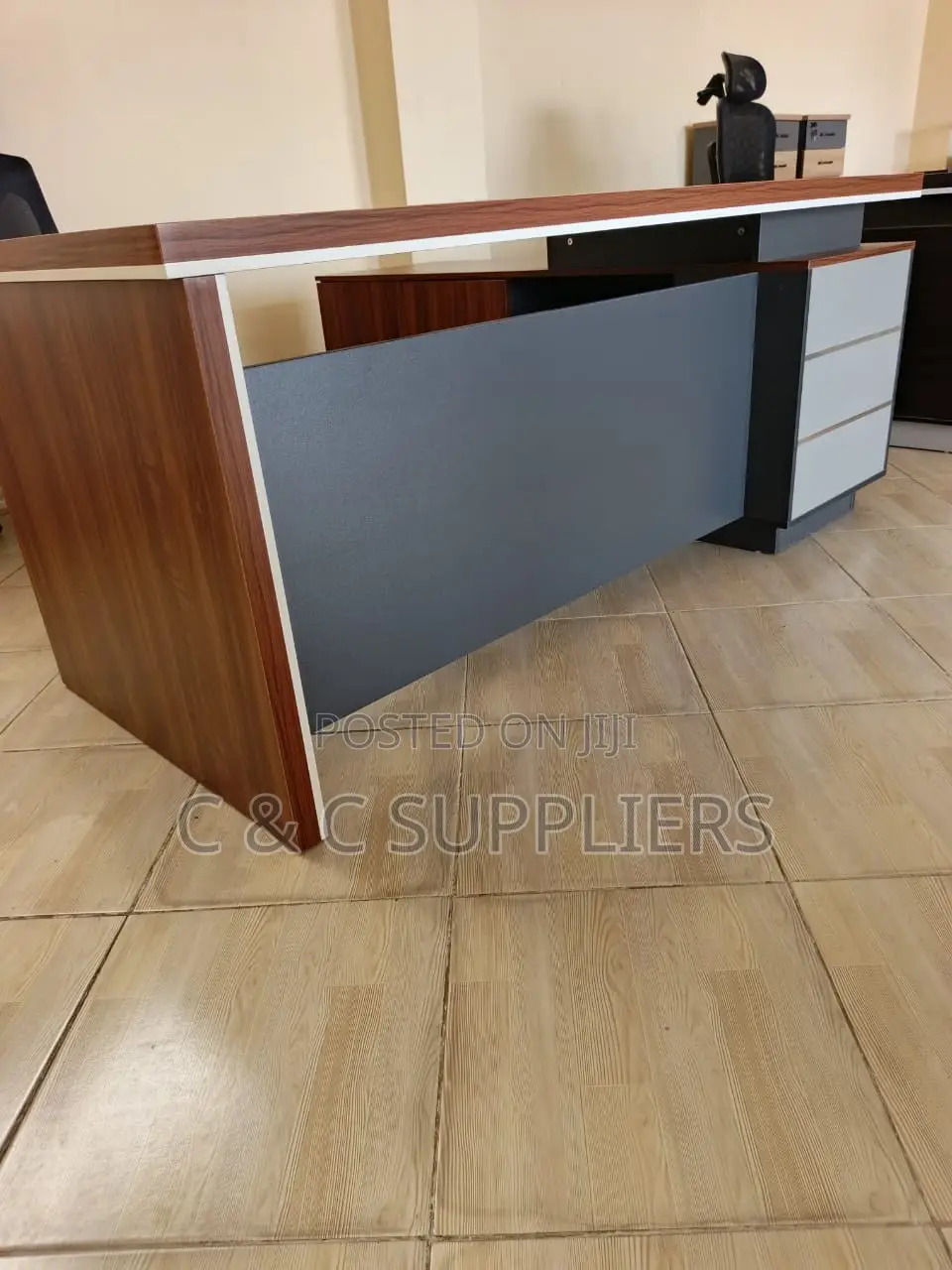 2.0M Executive Desk