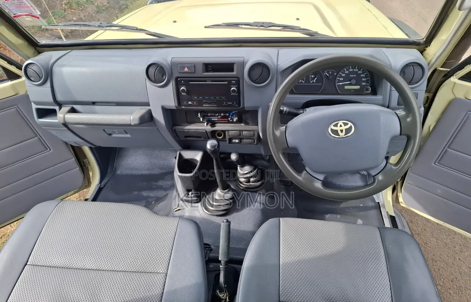 Toyota Land Cruiser 2017 Gold