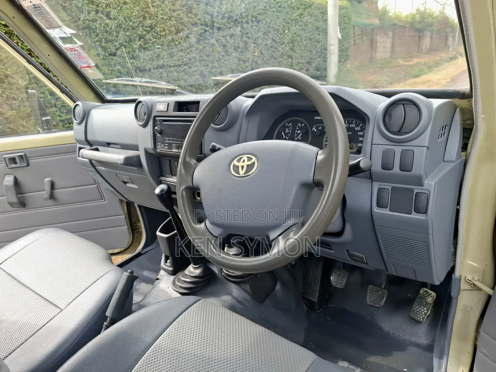 Toyota Land Cruiser 2017 Gold