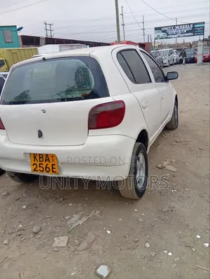 Toyota Vitz 2002 White