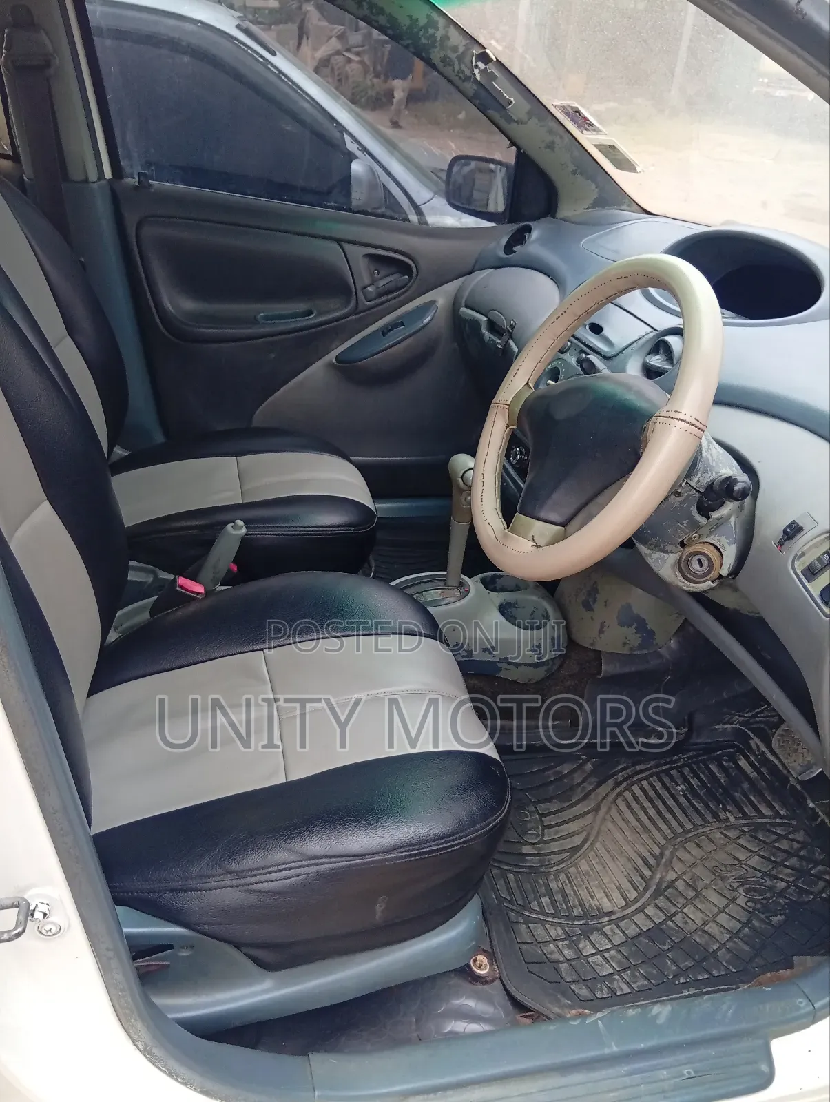 Toyota Vitz 2002 White