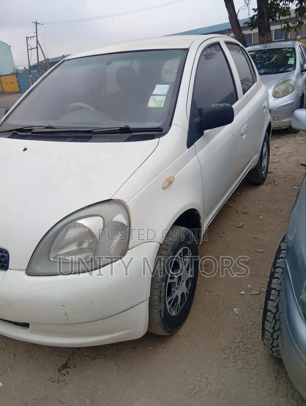 Toyota Vitz 2002 White