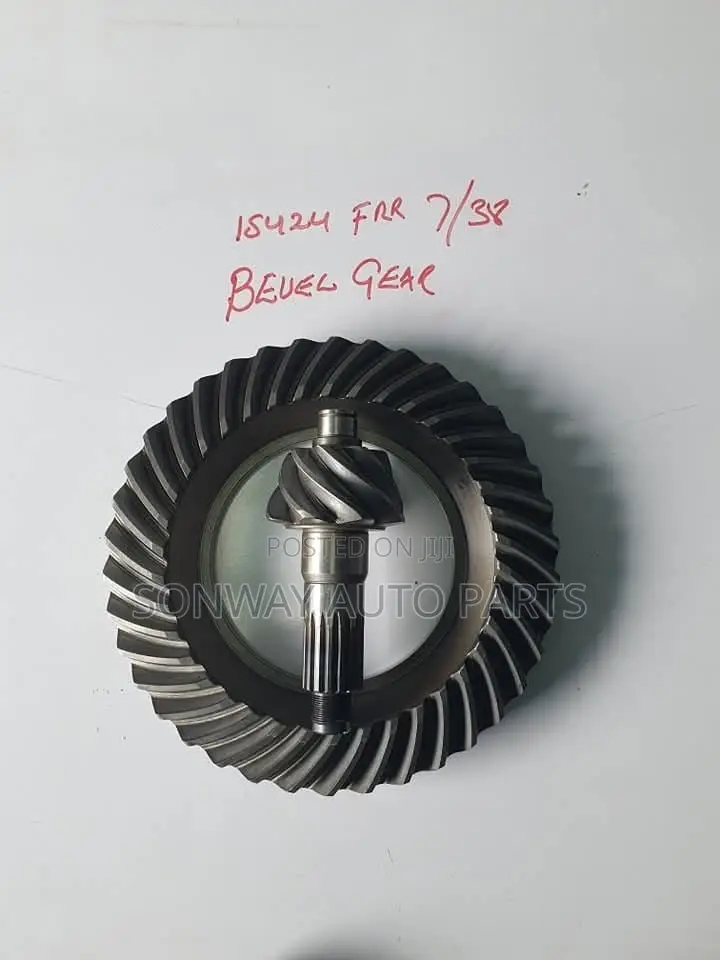 : Crown Wheel and Matching Pinion Shaft (Spiral Bevel Gear Set)