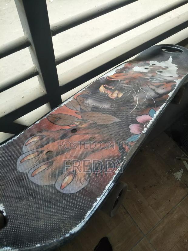 Skateboard - thumbnail 4