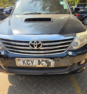 Toyota Fortuner 2013 Black