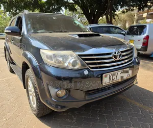 Toyota Fortuner 2013 Black