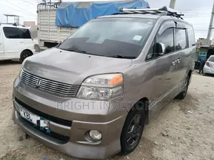 Toyota Voxy 2008