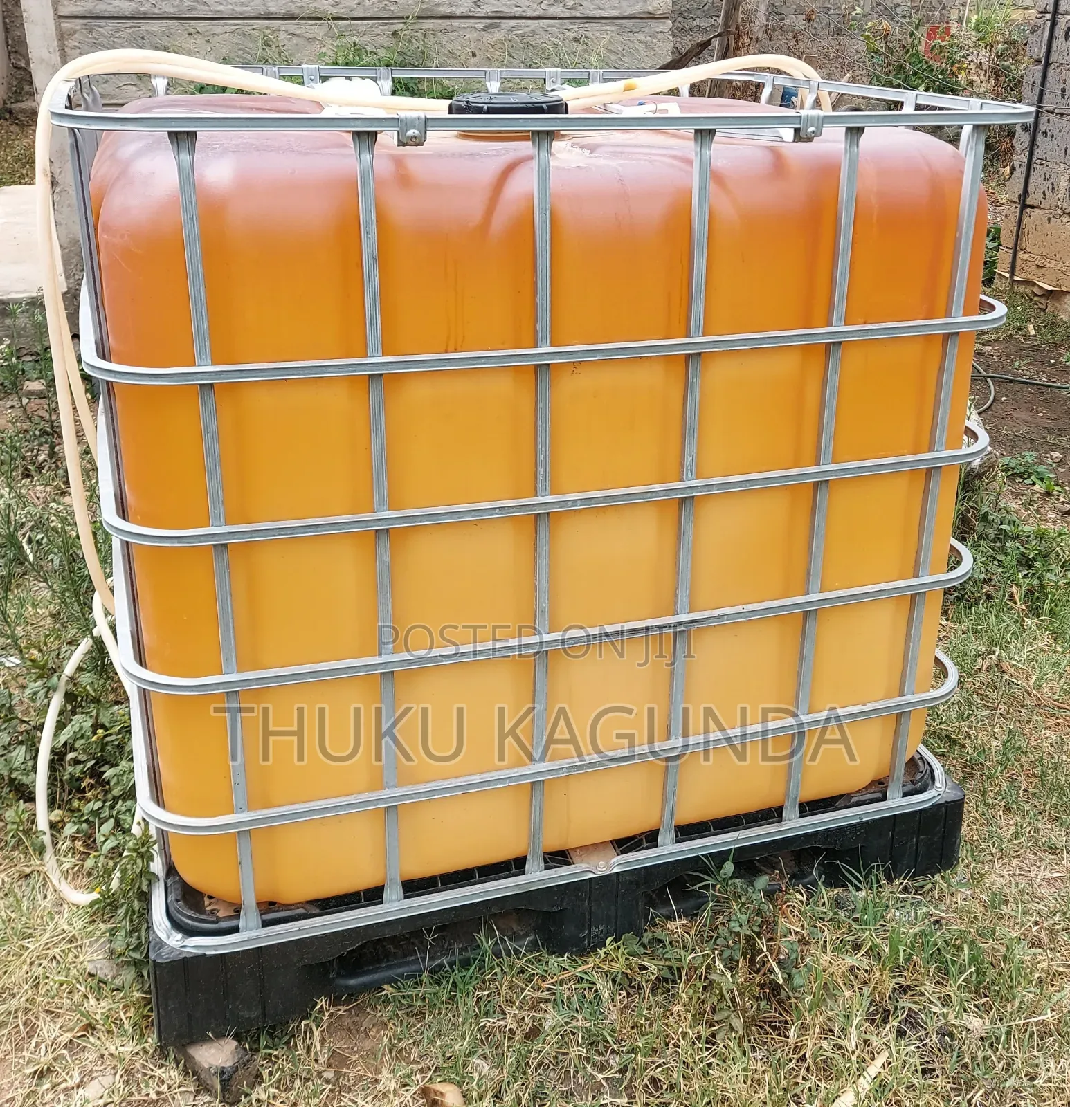 Water Tank 1000L With Alloy Gauge.