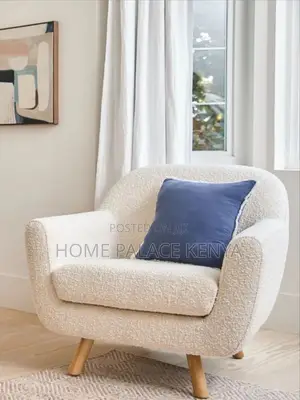 Accent Chair; Elegant Bedroom Accent Chair With Cushioned Seat