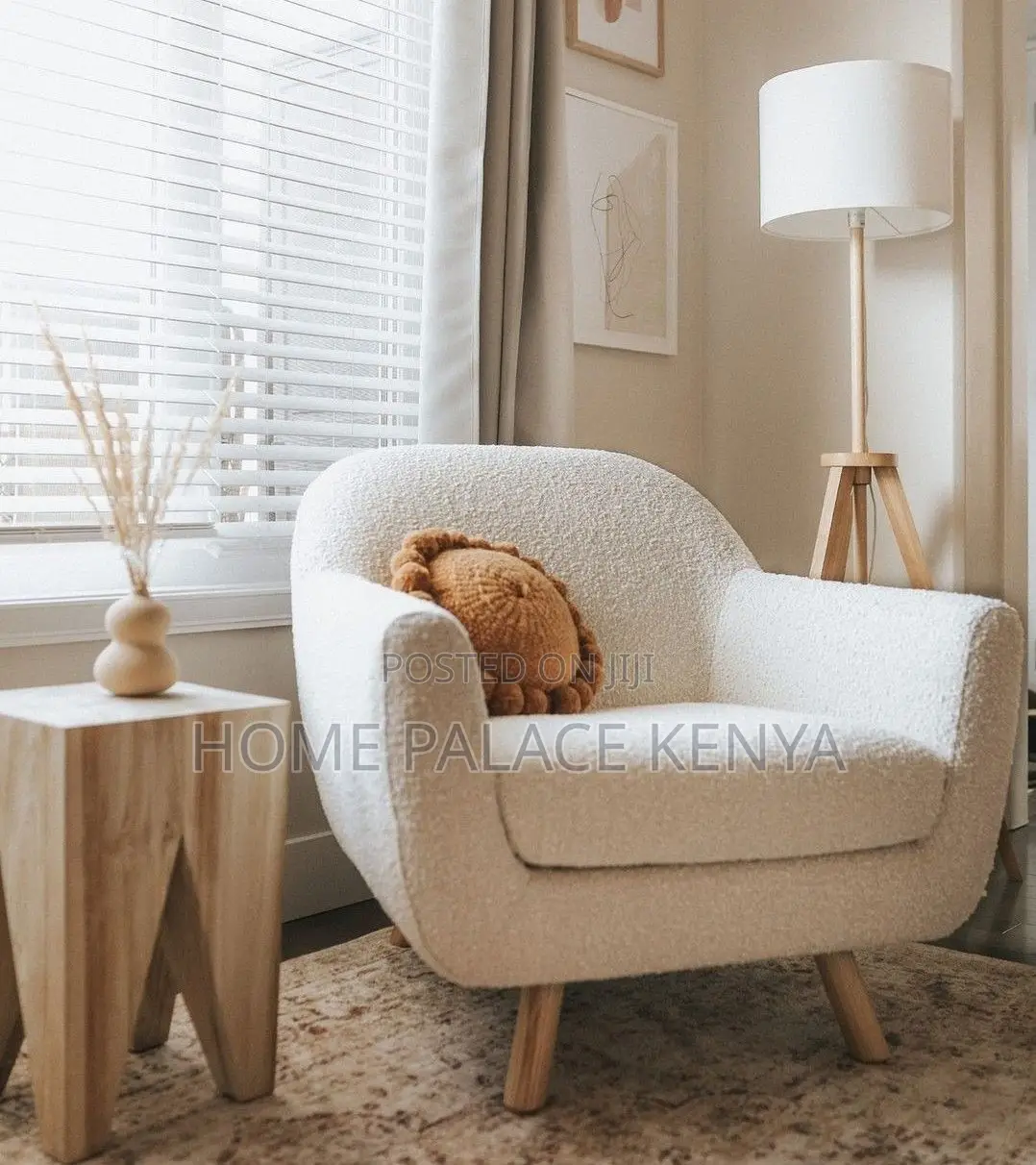 Accent Chair; Elegant Bedroom Accent Chair With Cushioned Seat