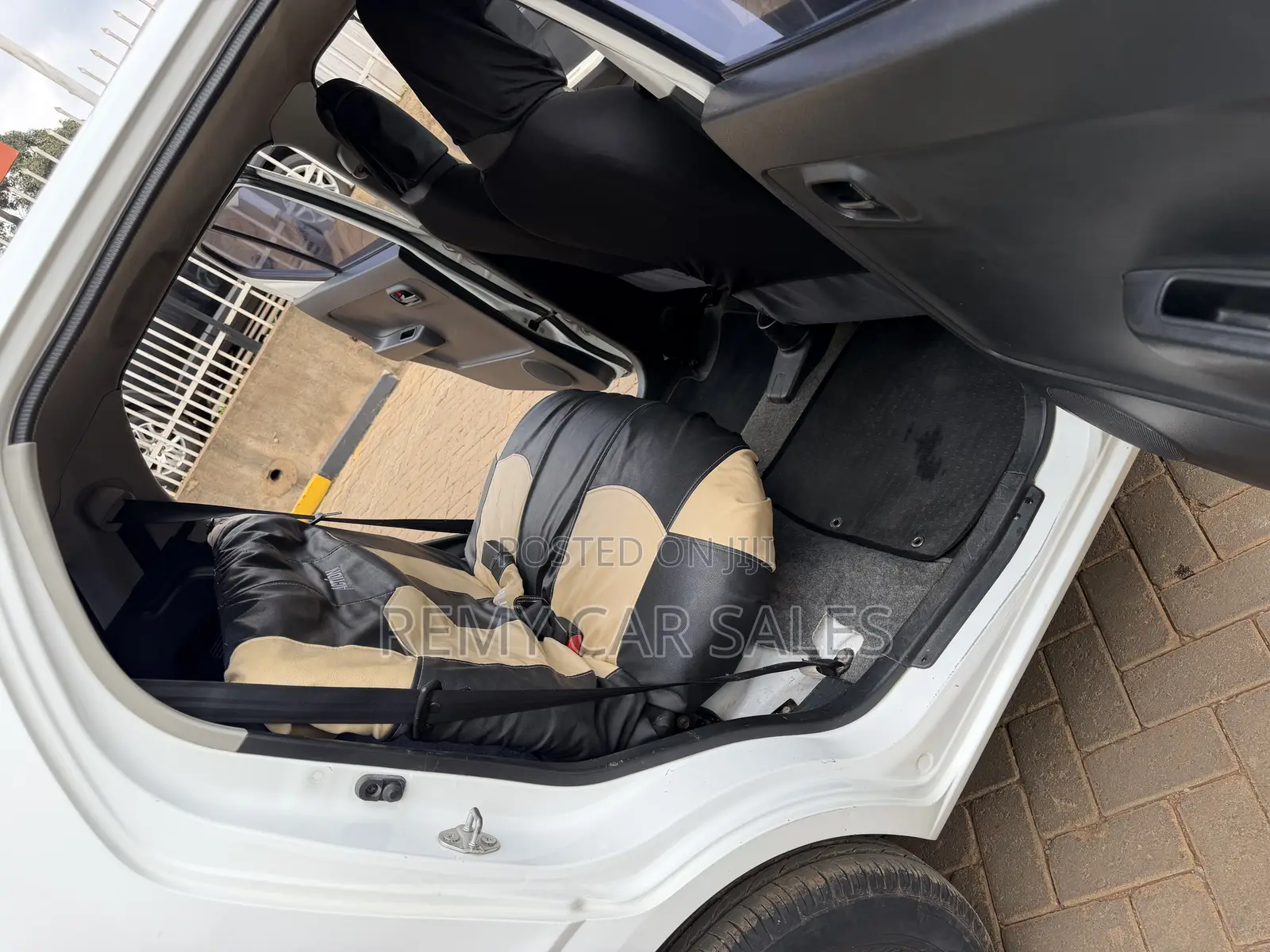 Suzuki Alto 2016 White