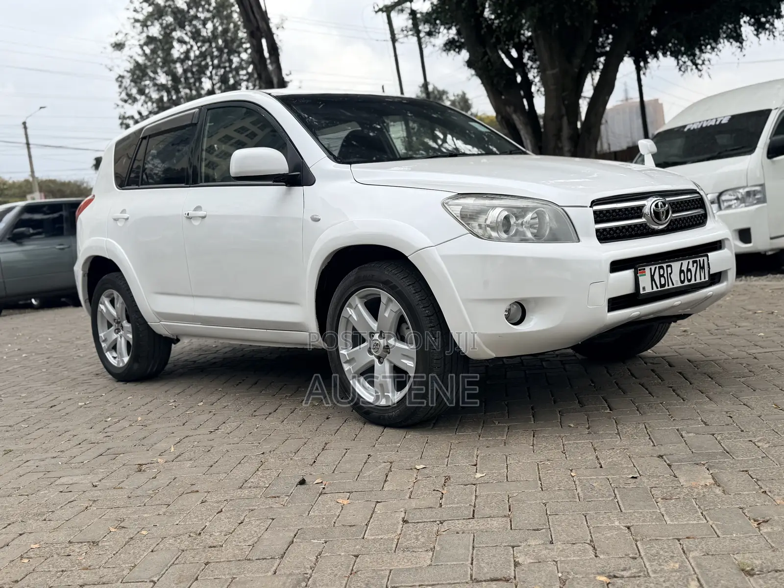 Toyota RAV4 2006 White