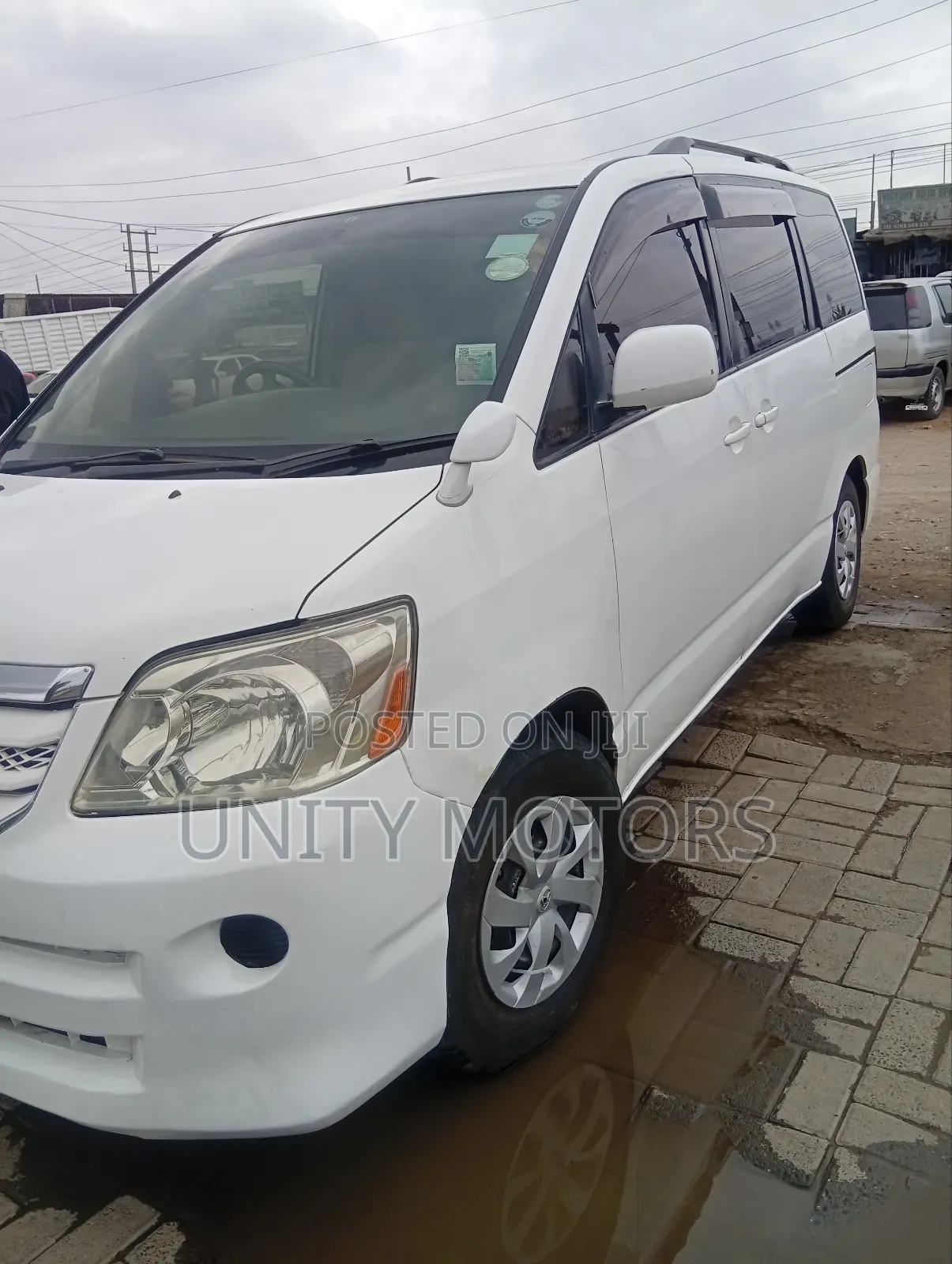 Toyota Noah 2006 White