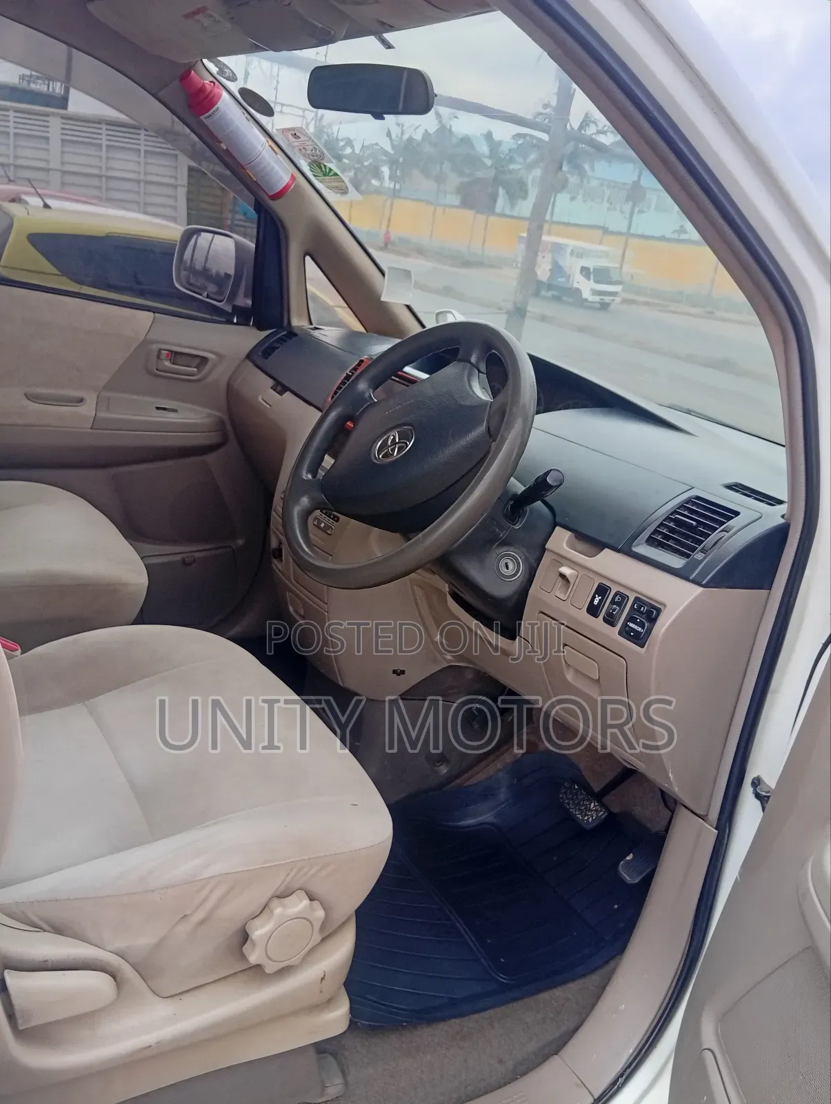 Toyota Noah 2006 White