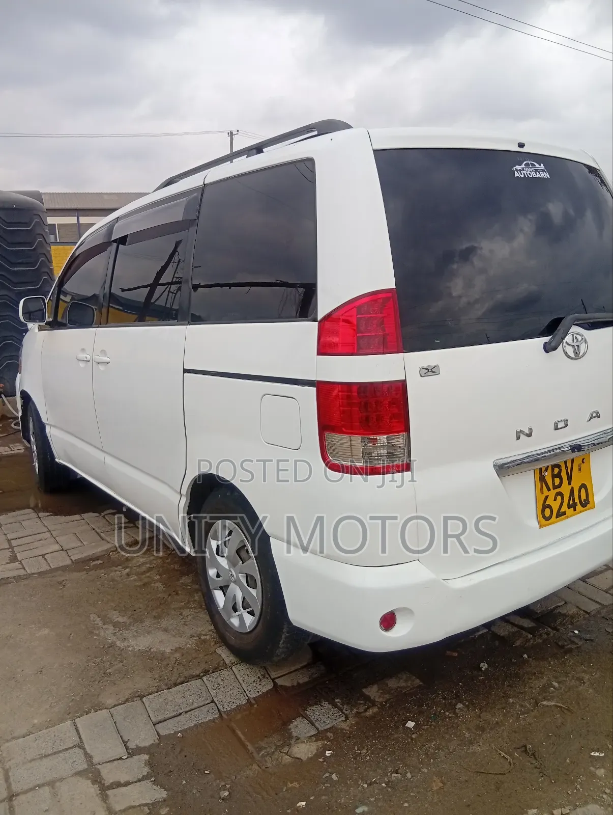 Toyota Noah 2006 White
