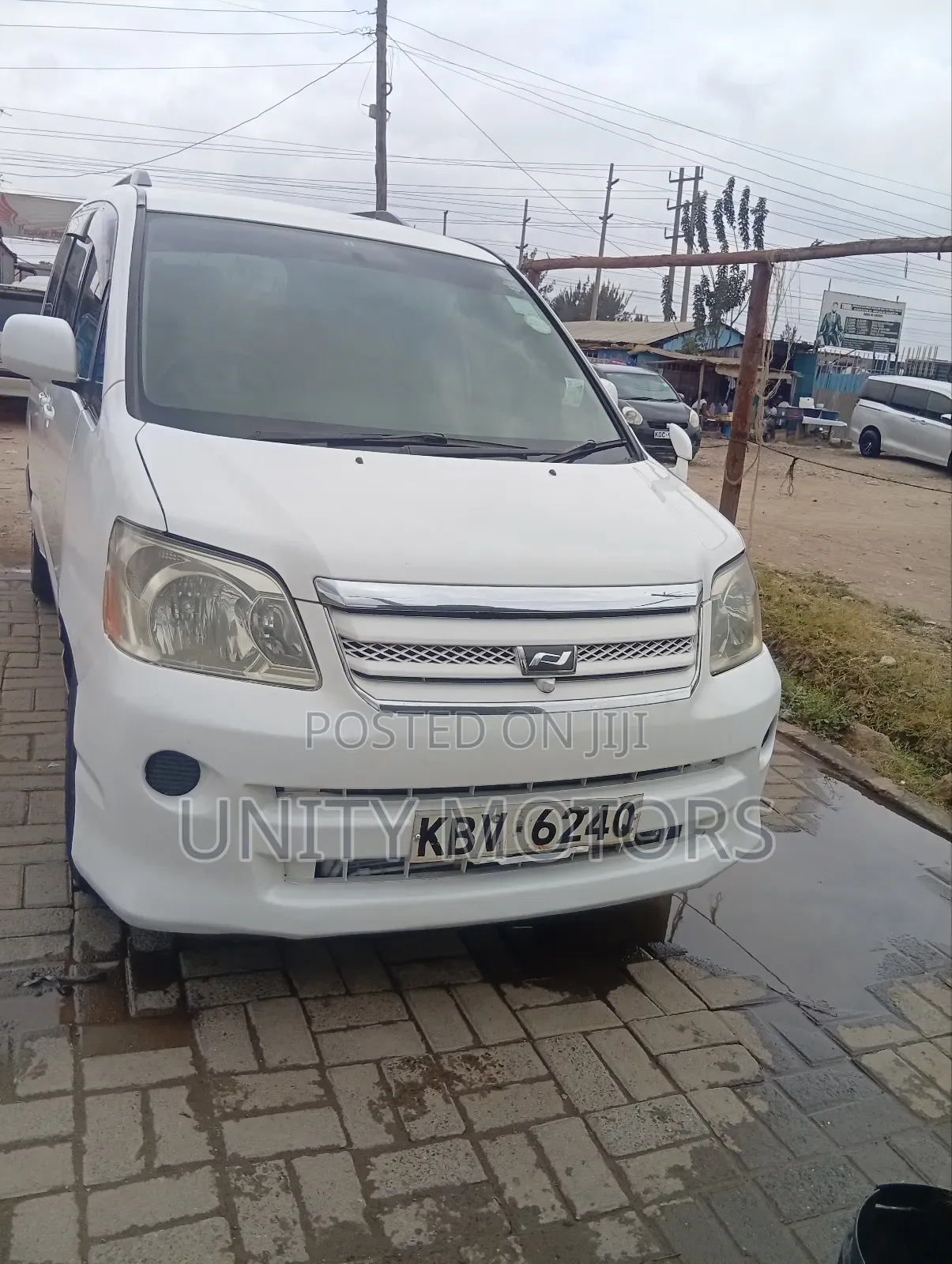 Toyota Noah 2006 White