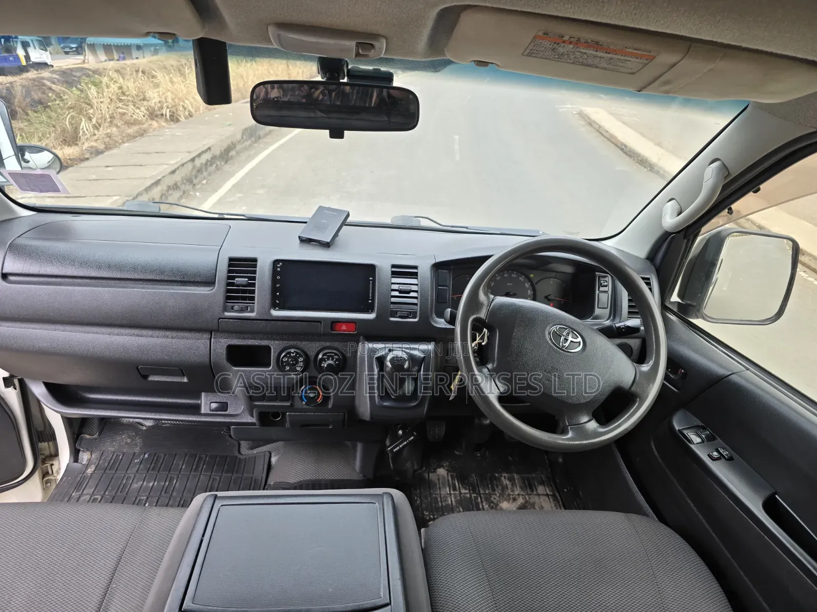 Toyota HiAce 2016 White