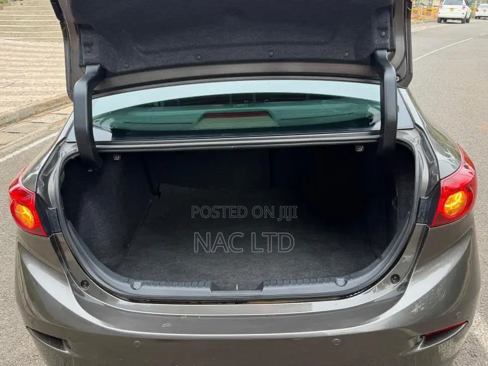 Mazda Axela 2018 Gray