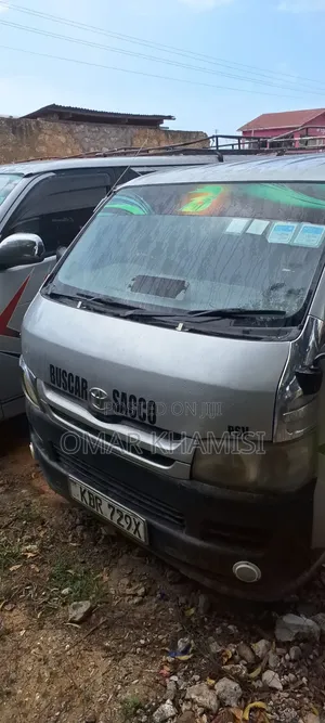 Toyota HiAce 2016 Silver