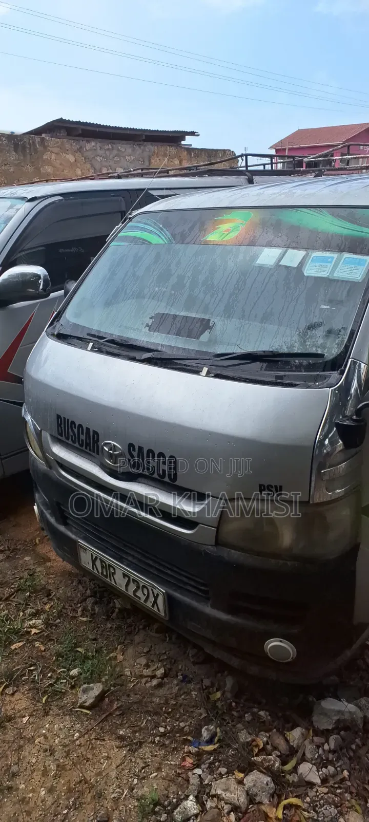 Toyota HiAce 2016 Silver