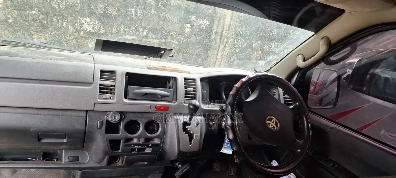 Toyota HiAce 2016 Silver