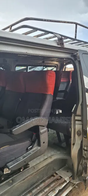 Toyota HiAce 2016 Silver