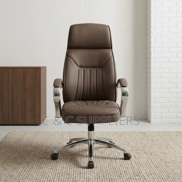 Executive Brown Leather Boss Chair. - thumbnail 3