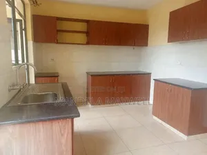 3bdrm Apartment in Gateway Mall Area for rent