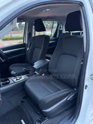 Toyota Hilux 2021 Pearl